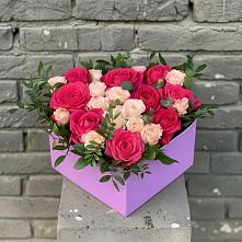 Цветочная композиция из Розы в коробке в Осташкове