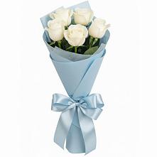 Букет 5 Белых роз Проуд в Осташкове