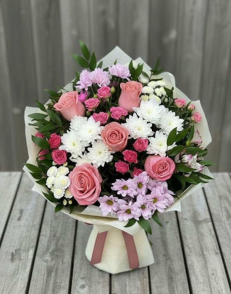 Букет цветов из: Альстромерии, Гвоздики, Розы и Хризантемы в Осташкове