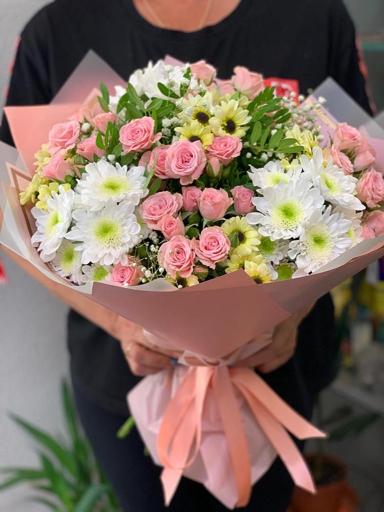 Букет цветов из: Розы и Хризантемы в Осташкове