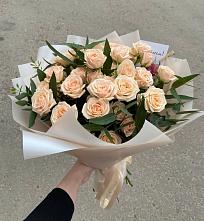 Букет Кремовые розы Латте в Осташкове