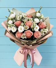 Букет цветов из:  Розы, Альстромерии и Лизиантусы в Осташкове