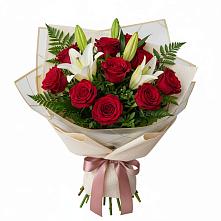 Букет цветов из:  Лилии и Розы в Осташкове