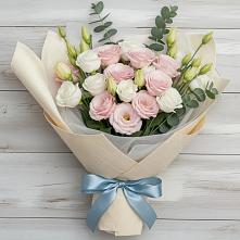 Букет цветов из:  Лизиантусы в Осташкове