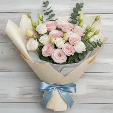 Букет цветов из:  Лизиантусы в Осташкове