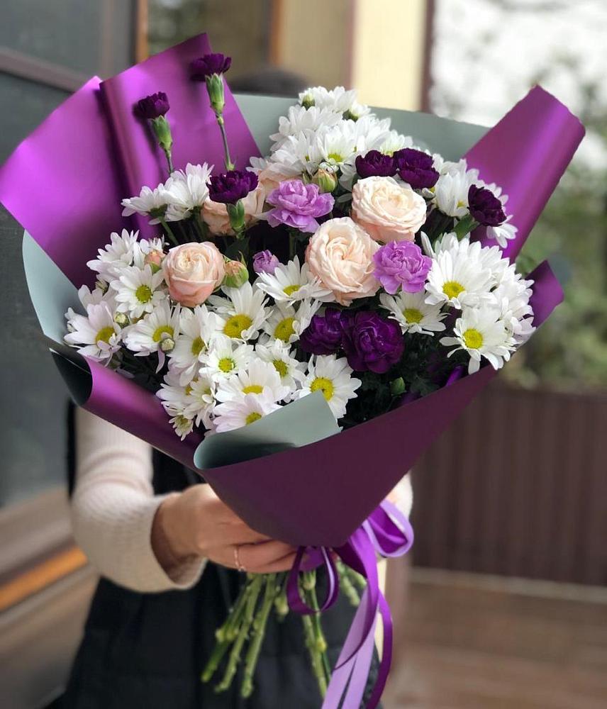 Букет цветов из: Хризантемы, Гвоздики и Розы в Осташкове