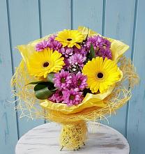 Букет цветов из:  Хризантемы и Герберы в Осташкове