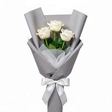 Букет 3 белые розы в Осташкове
