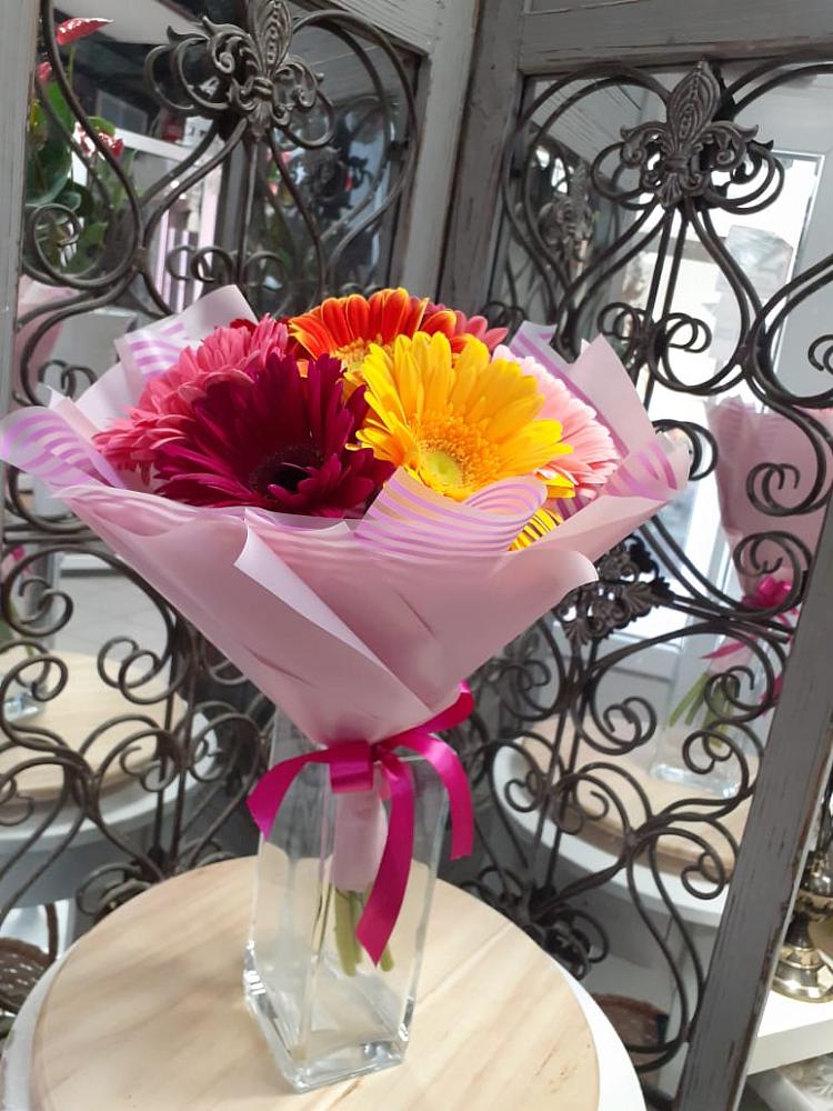 Букет цветов из: Герберы в Осташкове