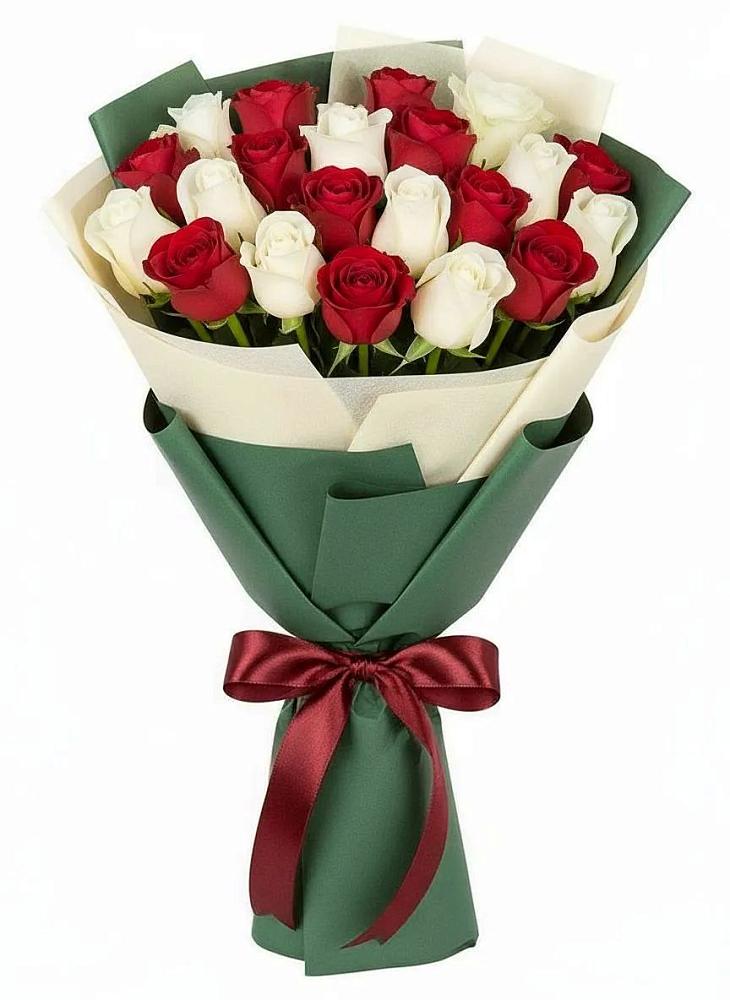 Букет Микс из красных и белых роз в Осташкове