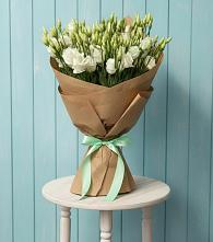 Букет цветов из:  Лизиантусы в Осташкове