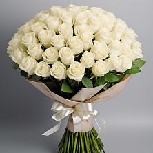 Букет 101 беля роза Белоснежка в Осташкове