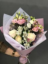 Букет цветов из:  Альстромерии, Розы и Лизиантусы #REPLACE_PRED# Осташкове