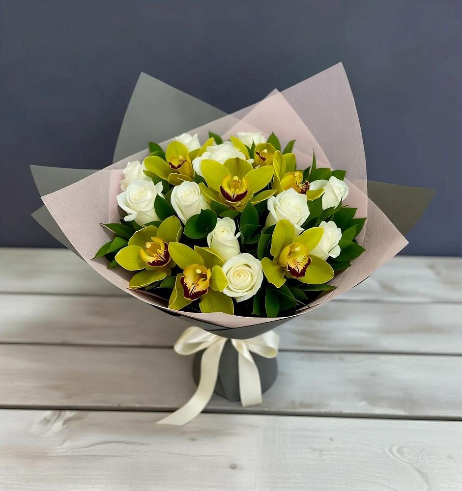 Букет цветов из: Орхидеи и Розы в Осташкове