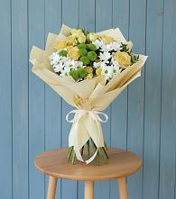 Букет цветов из:  Хризантемы и Розы в Осташкове