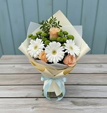 Букет цветов из:  Герберы, Розы и Хризантемы в Осташкове