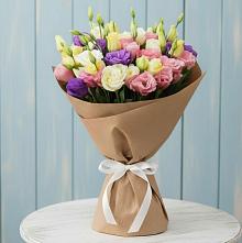 Букет цветов из:  Лизиантусы в Осташкове