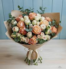 Букет цветов из:  Альстромерии и Розы в Осташкове